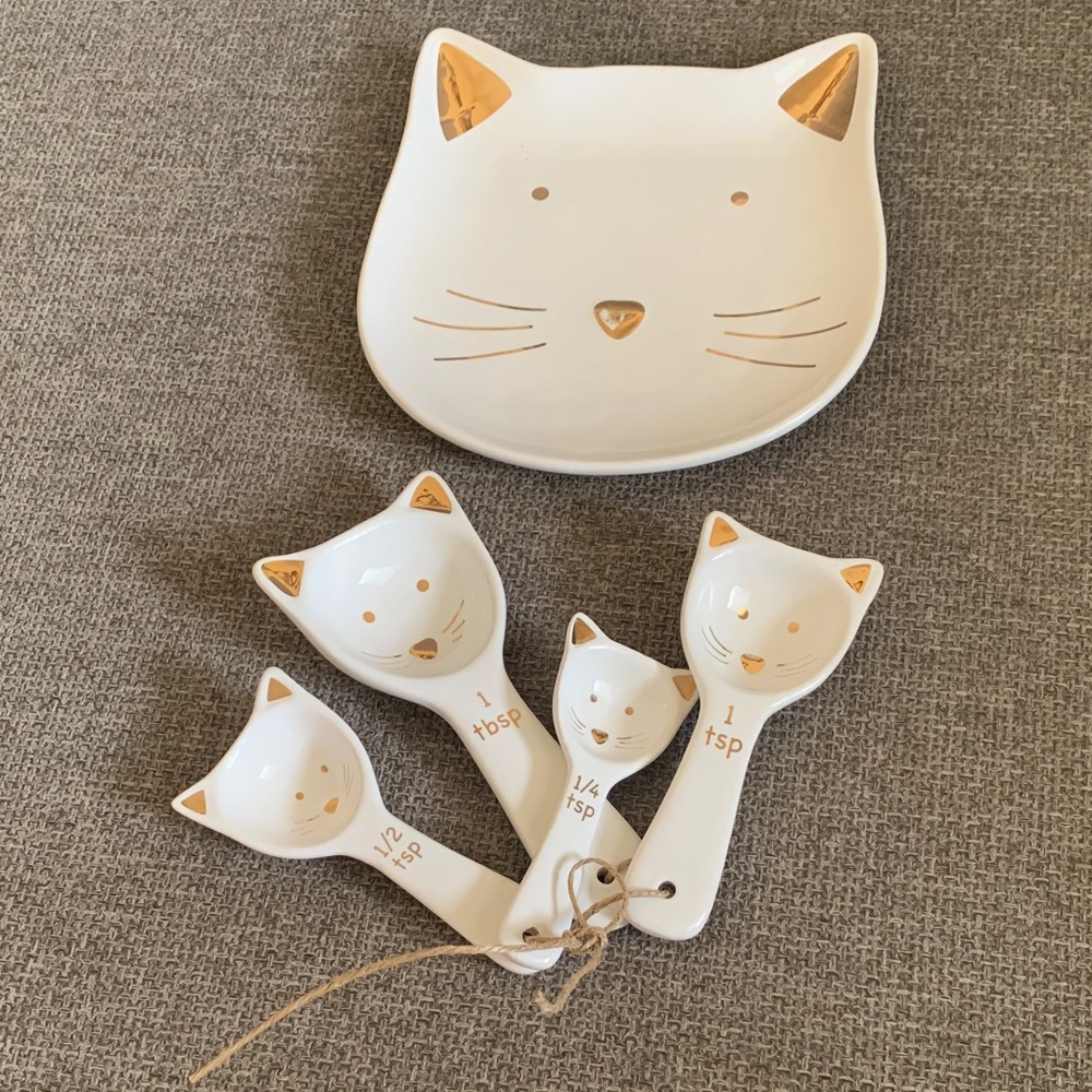 Cat Shaped Ceramic Kitchen Measuring Spoons Set of 4 with Matching Spoon Rest